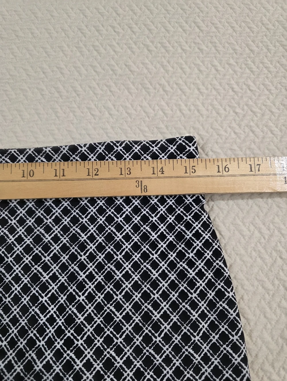 Studio Point Black & White Diamond Pattern Pencil Skirt - Size Medium